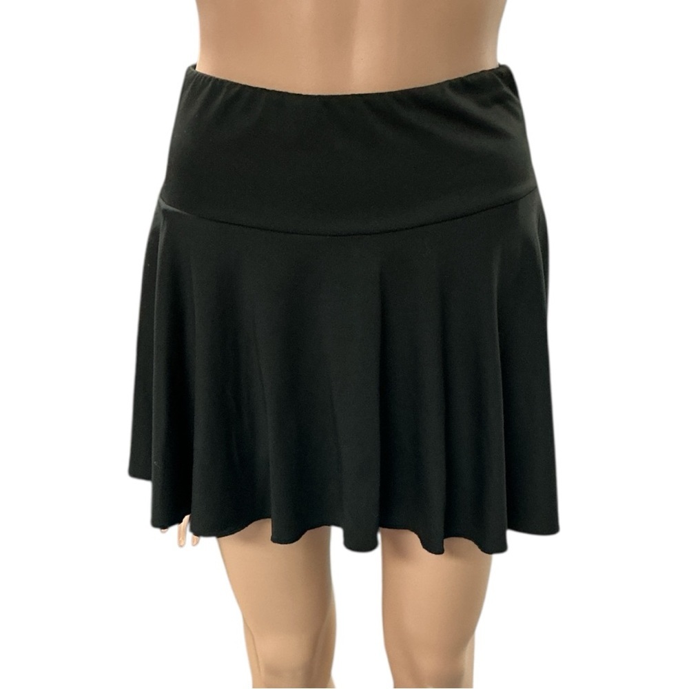 Amazon Essentials - EC - Chic Black Skater Skort
